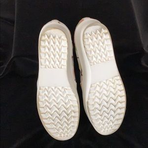 Women’s Embroidered Silk Platform Slip-on’s Size 9